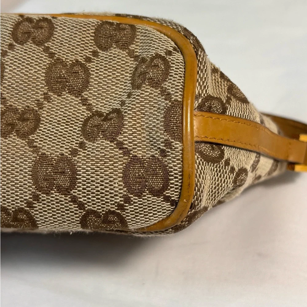 Super cute Gucci mini Pochette - Picture 9 of 13